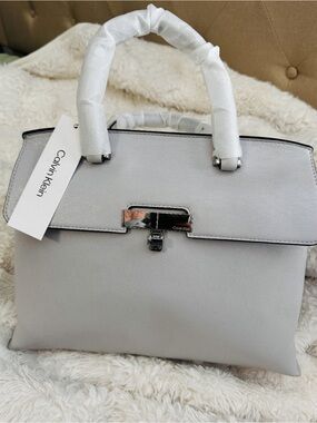 NWT👜Calvin Klein Light Gray Structured Top-Handle Satchel